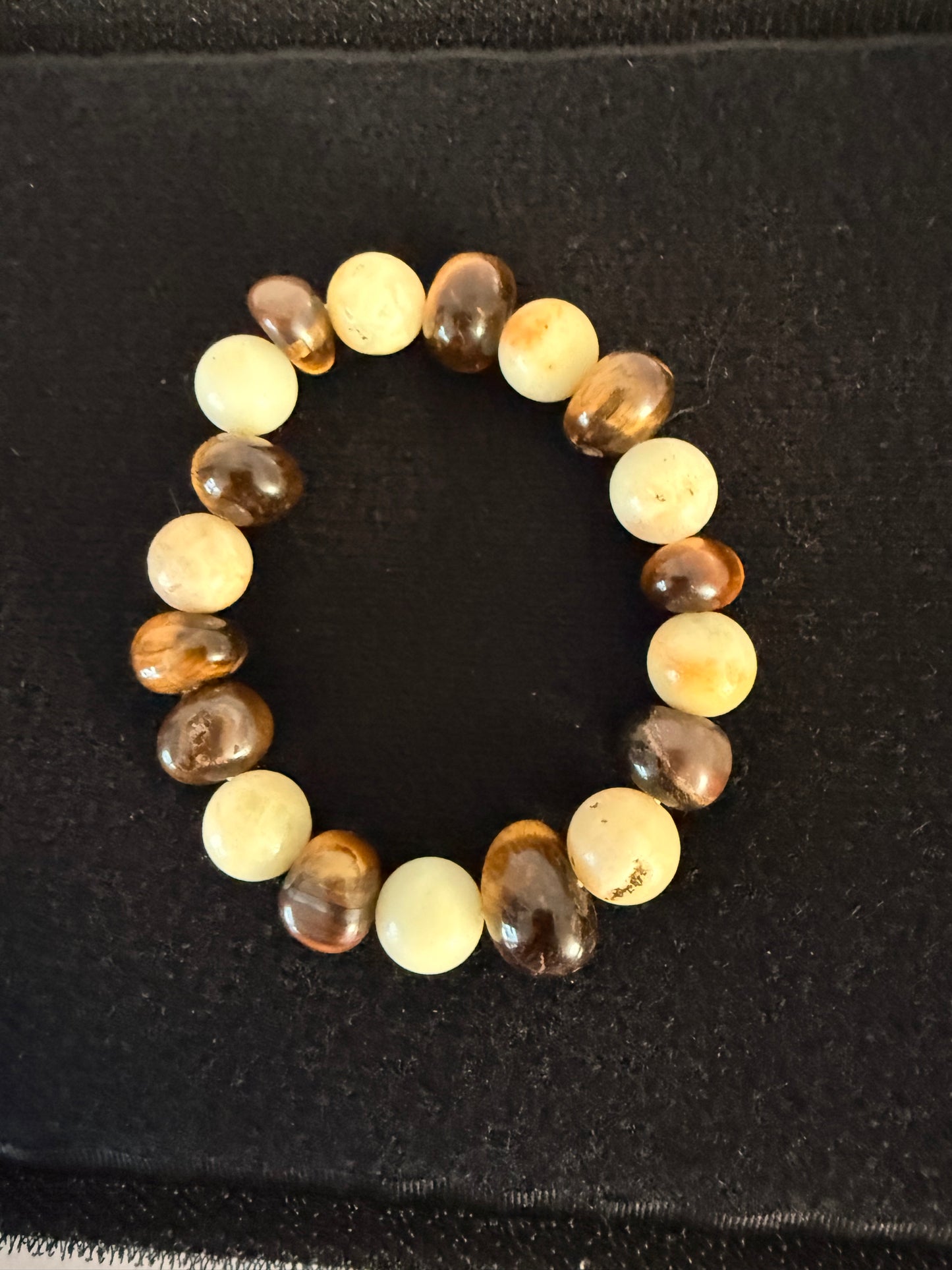Handcrafted 7" Elastic Beaded Bracelet – Cream & Brown Gemstone‑Style Beads – Stretch Boho Bracelet for Everyday Wear & Gift Giving