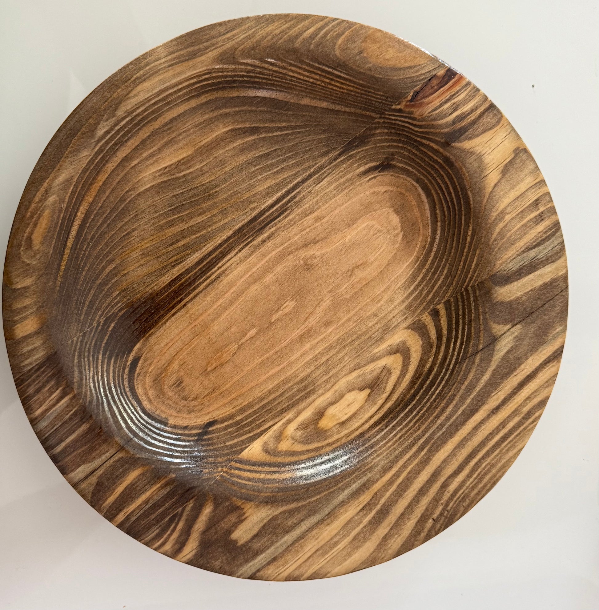 Wooden bowl with rich grain pattern handcrafted by Today’s Hobbies artisan home decor bowls