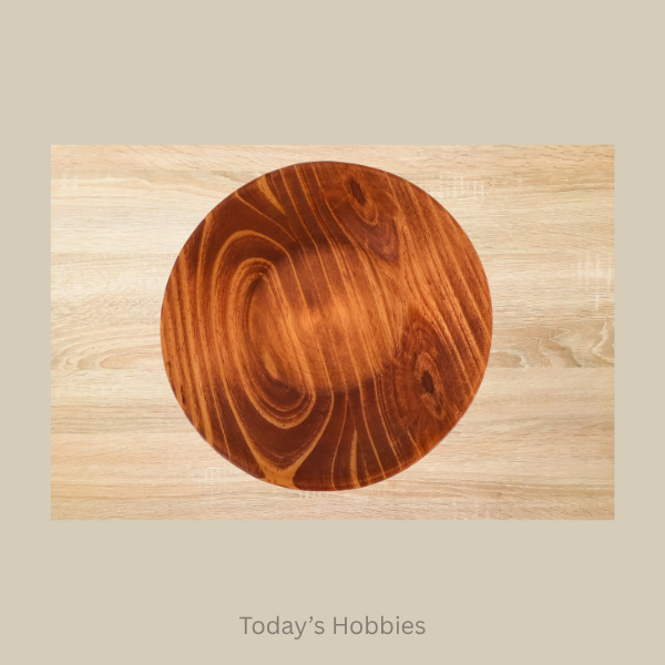 Round wooden bowl with natural grain pattern by Todays Hobbies wooden bowl gift idea